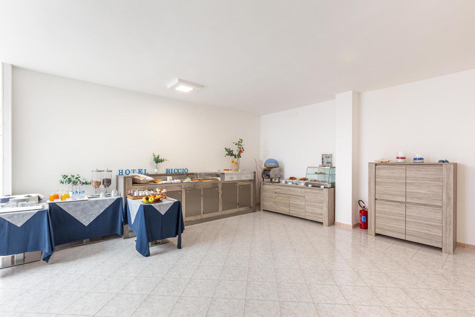 Hotel Il Riccio Порто-Чезарео Экстерьер фото