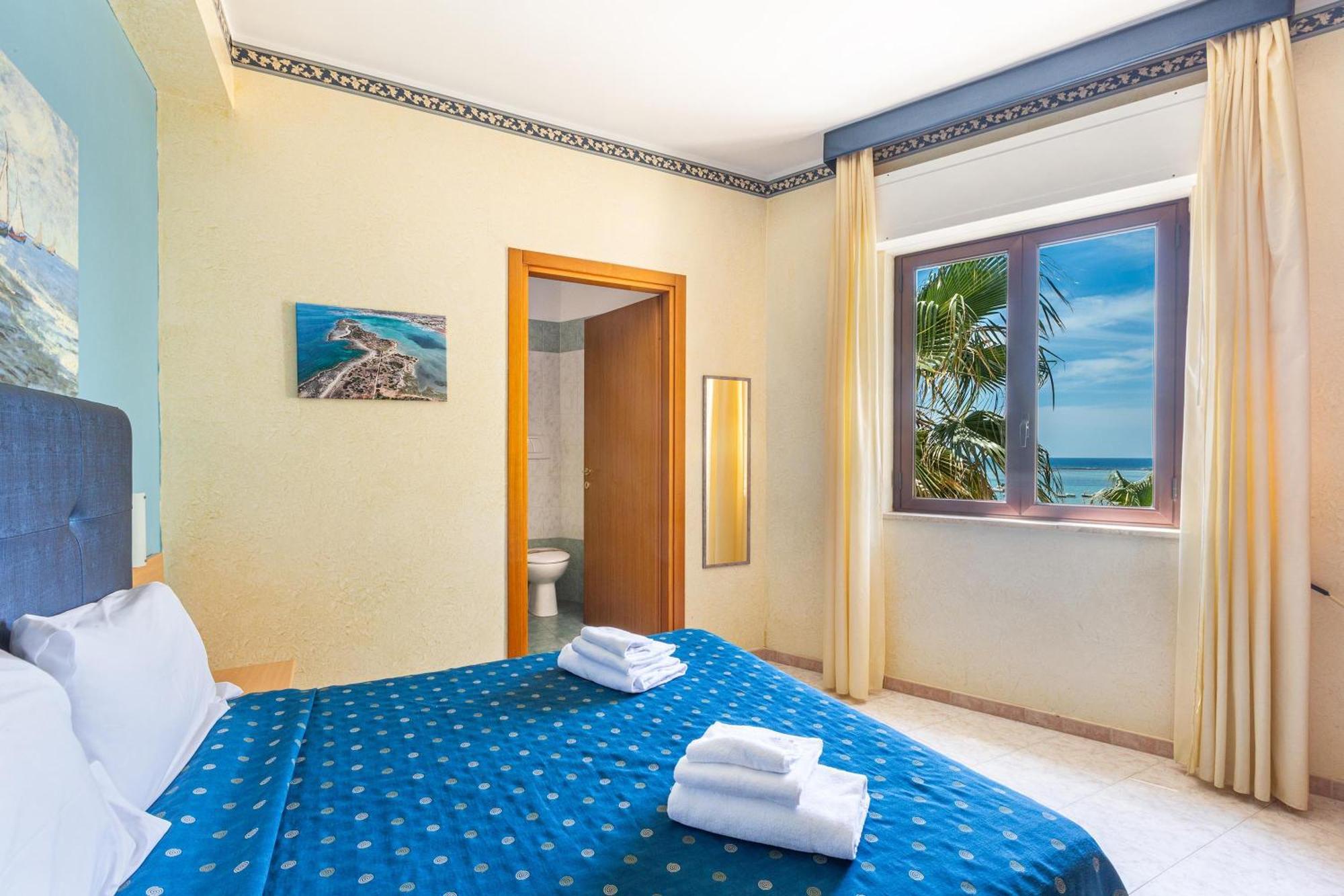 Hotel Il Riccio Порто-Чезарео Экстерьер фото