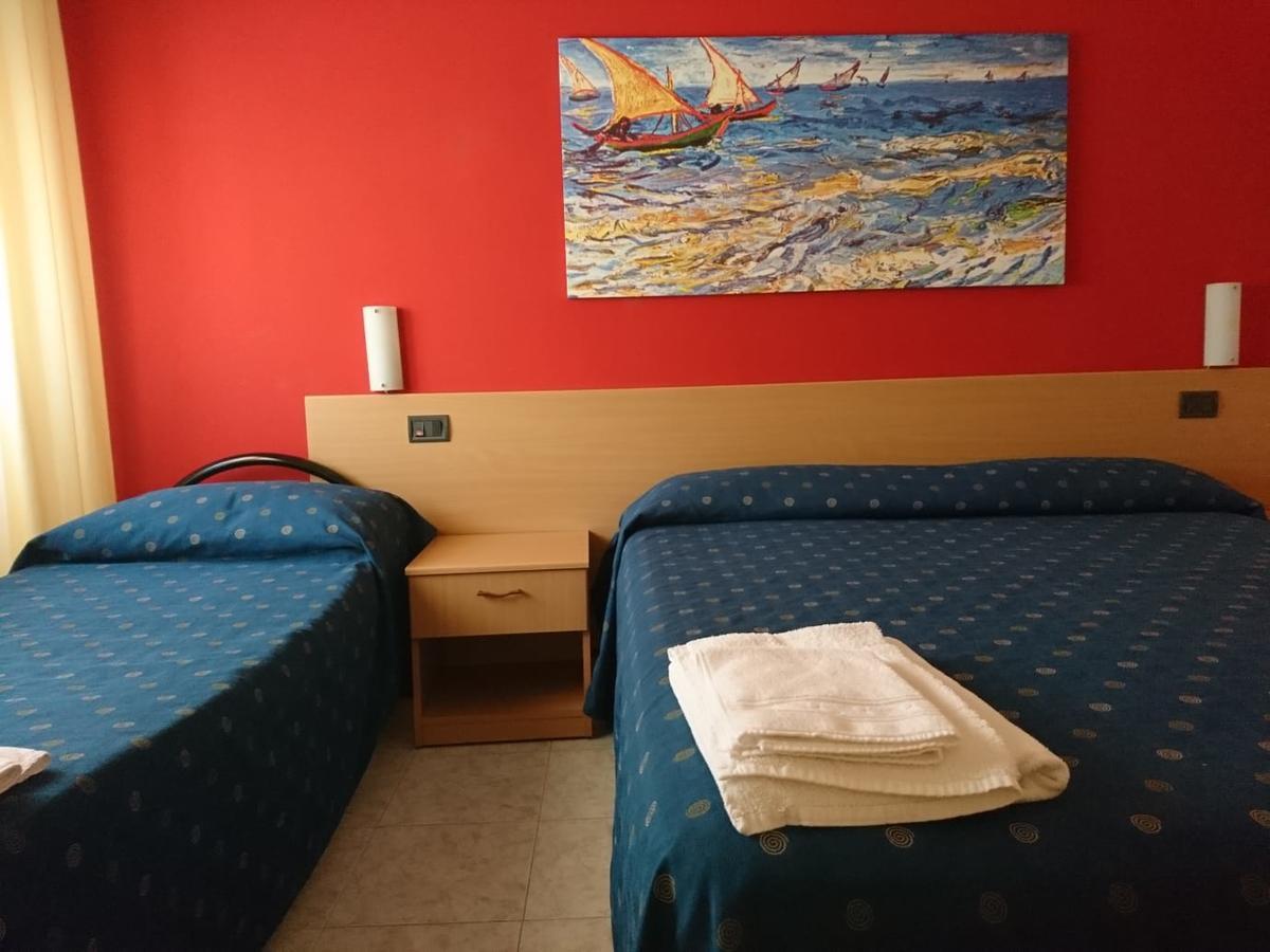 Hotel Il Riccio Порто-Чезарео Экстерьер фото