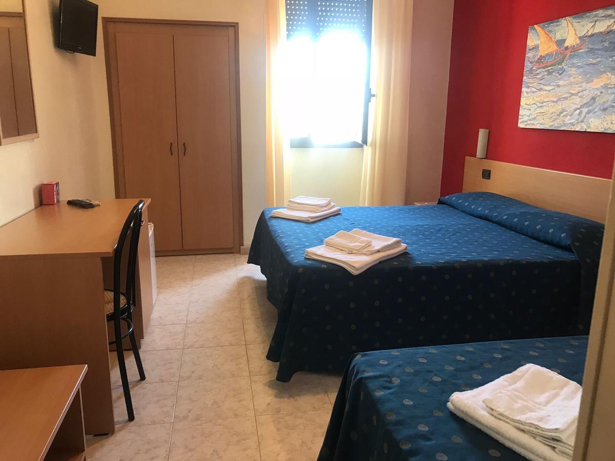 Hotel Il Riccio Порто-Чезарео Экстерьер фото