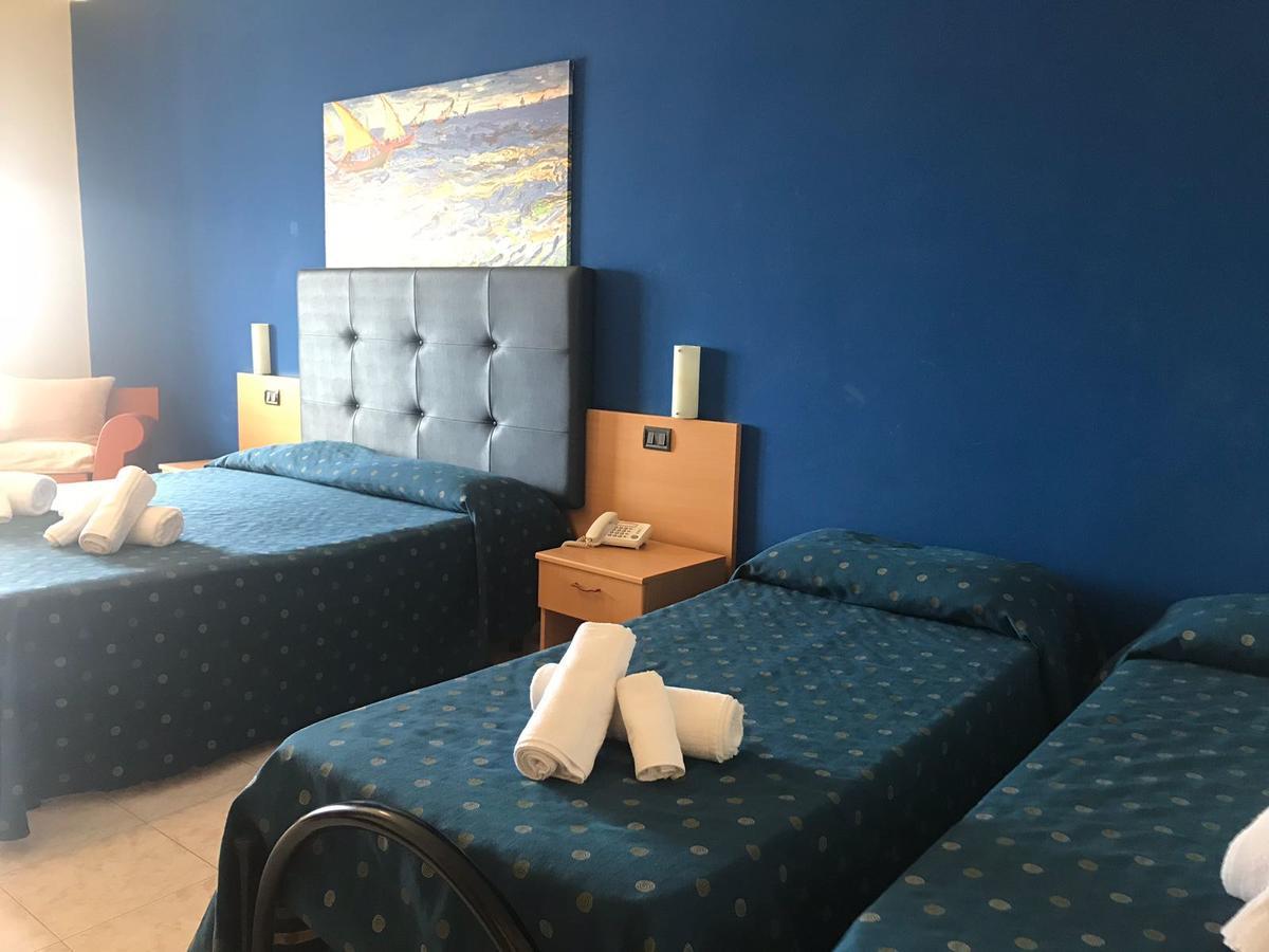 Hotel Il Riccio Порто-Чезарео Экстерьер фото